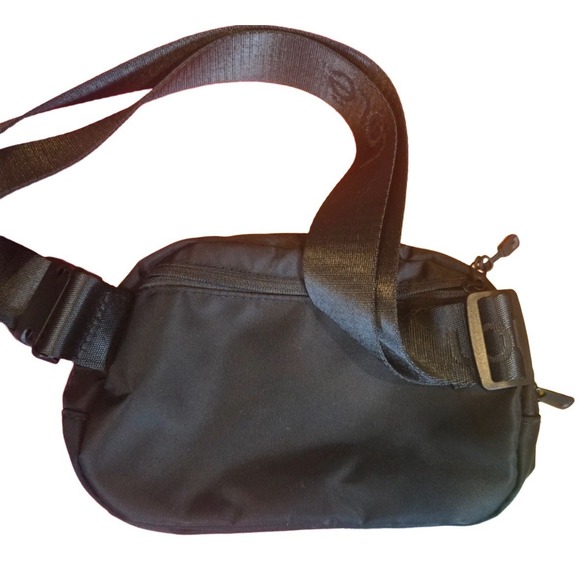 LOLE Unisex Fanny Pack Belt Bag Adjustable Crossbody Waist Bag Black - Picture 4 of 6